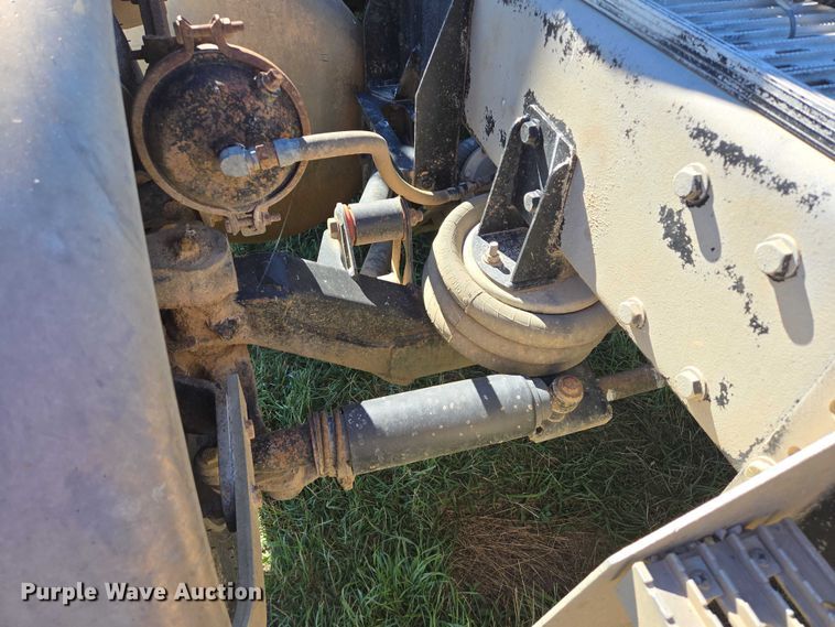 image for item DY1367 1996 Peterbilt 379 semi truck