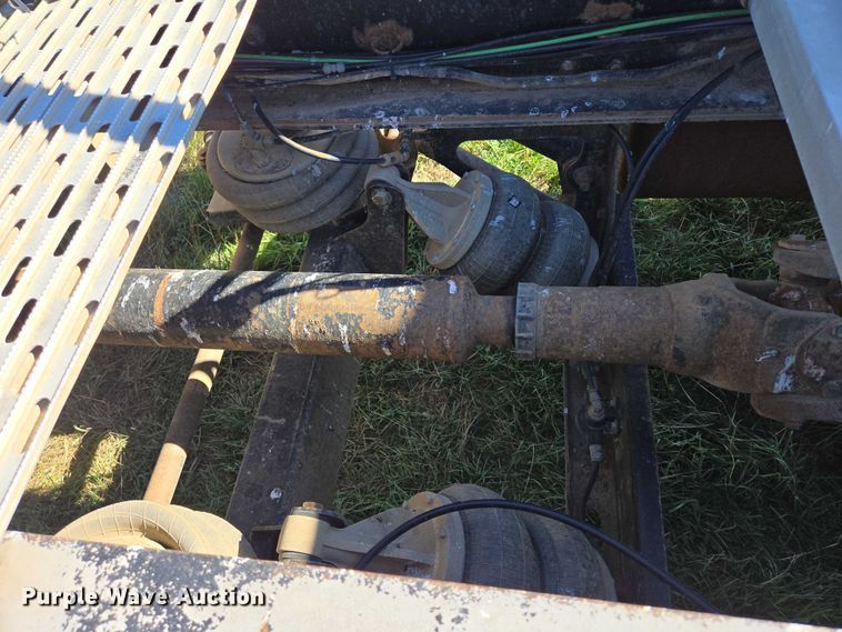 image for item DY1367 1996 Peterbilt 379 semi truck