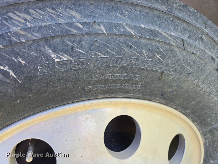 image for item DY1367 1996 Peterbilt 379 semi truck