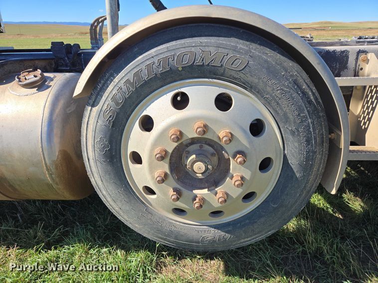 image for item DY1367 1996 Peterbilt 379 semi truck