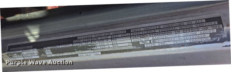 image for item DY1367 1996 Peterbilt 379 semi truck