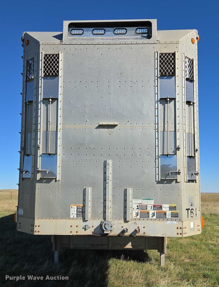 image for item DY1368 2009 Wilson livestock trailer