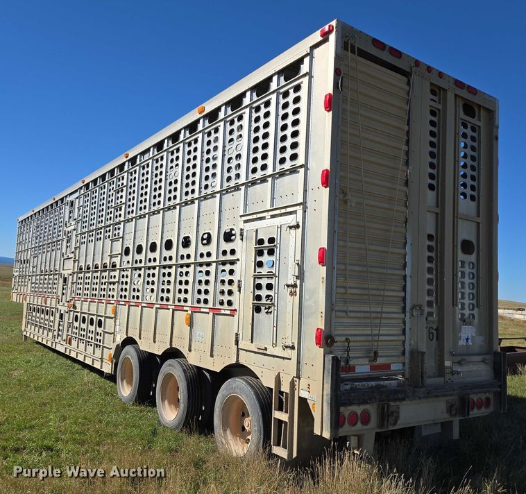 image for item DY1368 2009 Wilson livestock trailer
