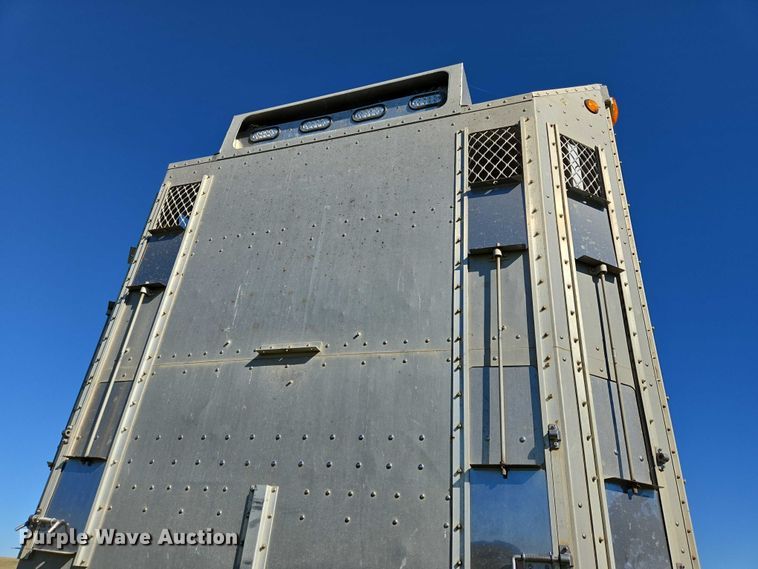 image for item DY1368 2009 Wilson livestock trailer