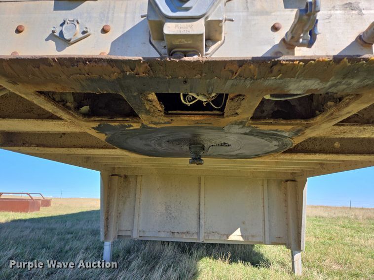 image for item DY1368 2009 Wilson livestock trailer