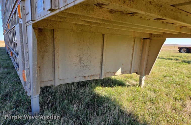 image for item DY1368 2009 Wilson livestock trailer