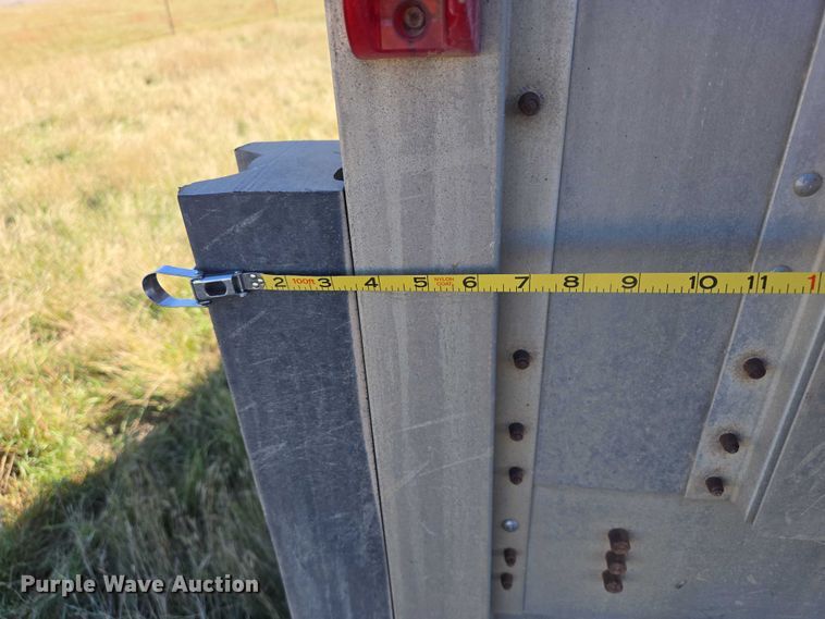 image for item DY1368 2009 Wilson livestock trailer