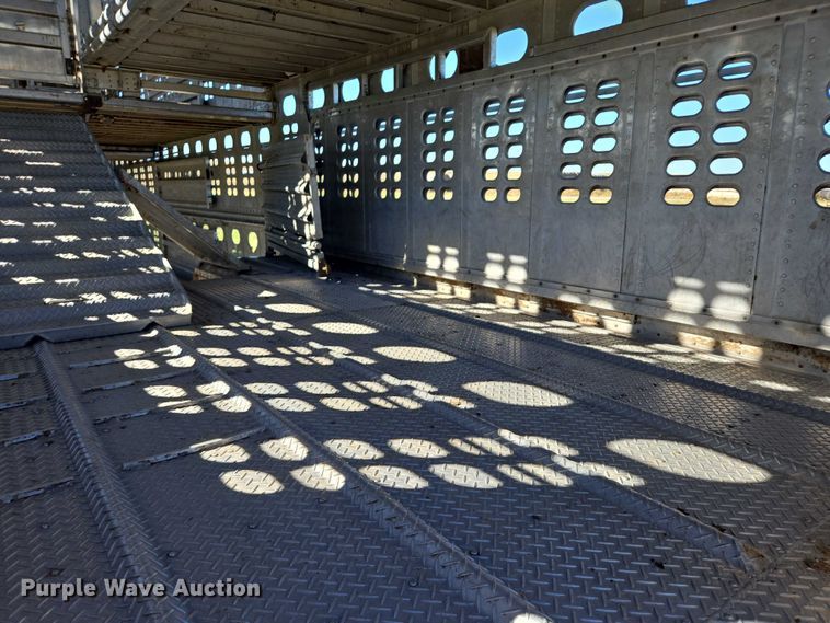 image for item DY1368 2009 Wilson livestock trailer