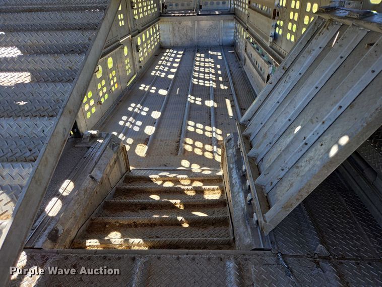 image for item DY1368 2009 Wilson livestock trailer