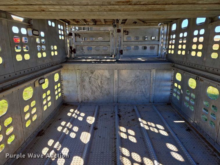 image for item DY1368 2009 Wilson livestock trailer