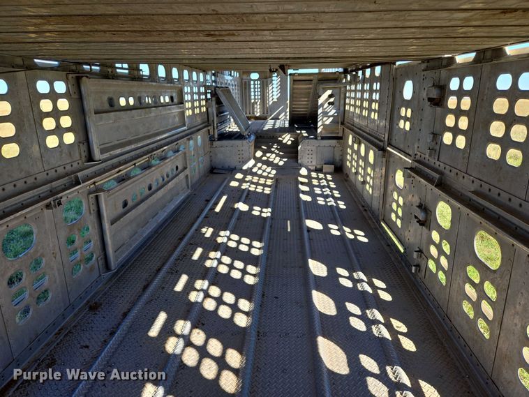 image for item DY1368 2009 Wilson livestock trailer