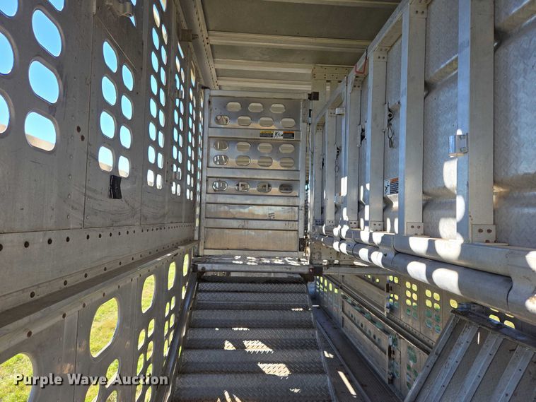 image for item DY1368 2009 Wilson livestock trailer