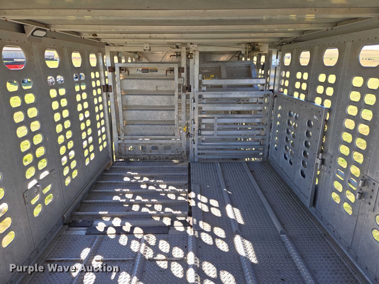 image for item DY1368 2009 Wilson livestock trailer