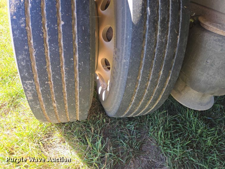 image for item DY1368 2009 Wilson livestock trailer