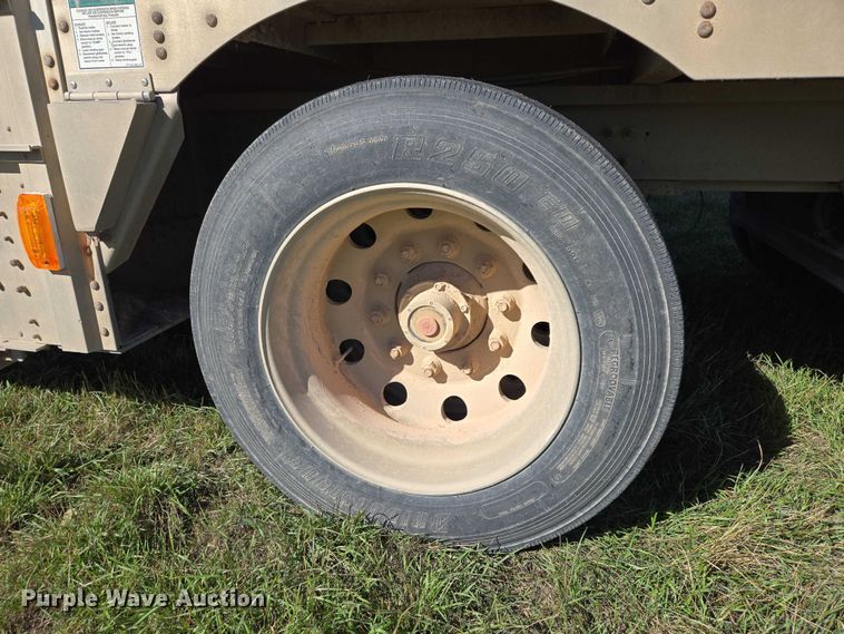 image for item DY1368 2009 Wilson livestock trailer