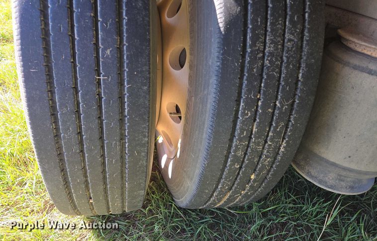 image for item DY1368 2009 Wilson livestock trailer