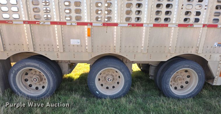 image for item DY1368 2009 Wilson livestock trailer