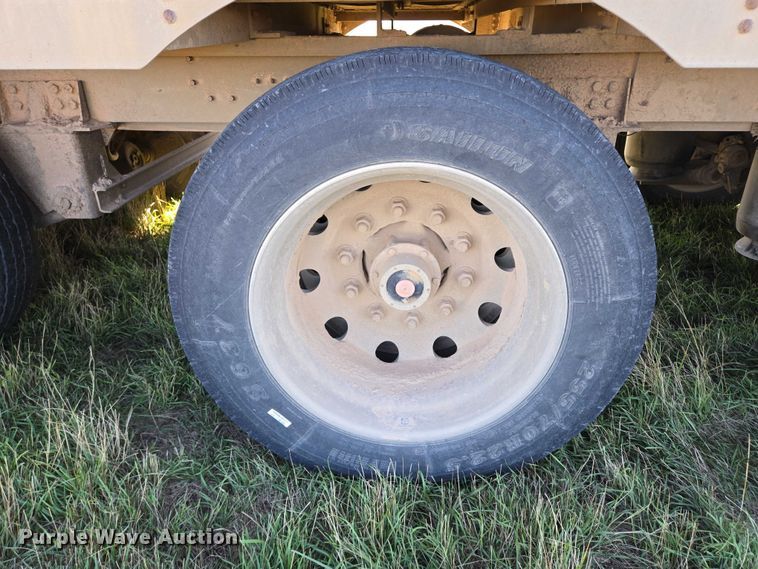 image for item DY1368 2009 Wilson livestock trailer