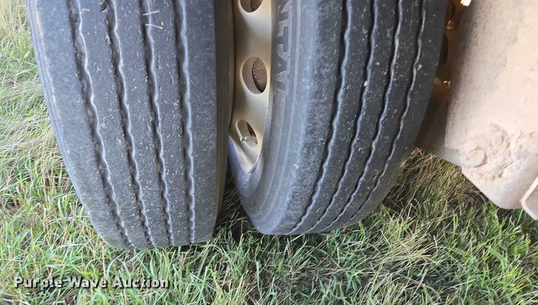 image for item DY1368 2009 Wilson livestock trailer