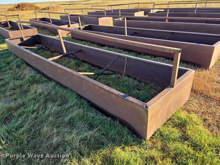 image for item DY1370 (5) feed bunks
