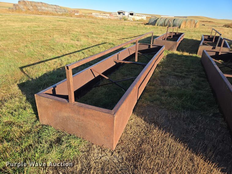 image for item DY1370 (5) feed bunks