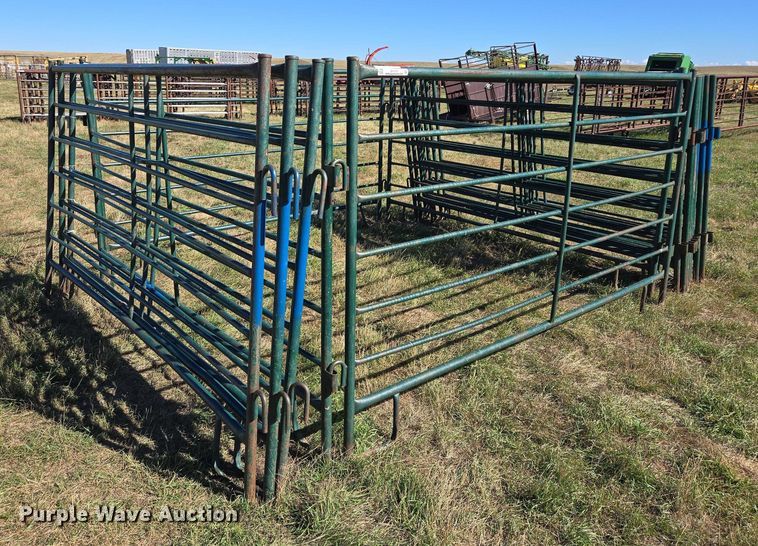 image for item DY1373 (19) livestock panels