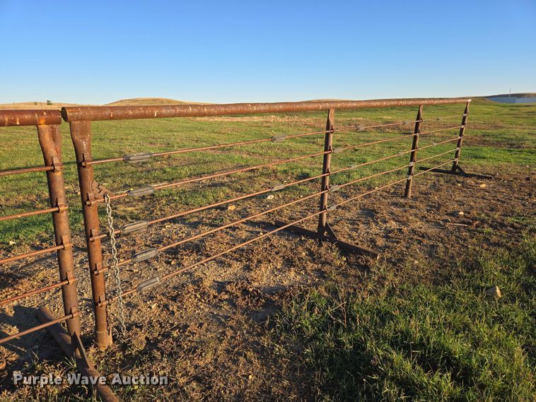 image for item DY1375 (17) livestock panels