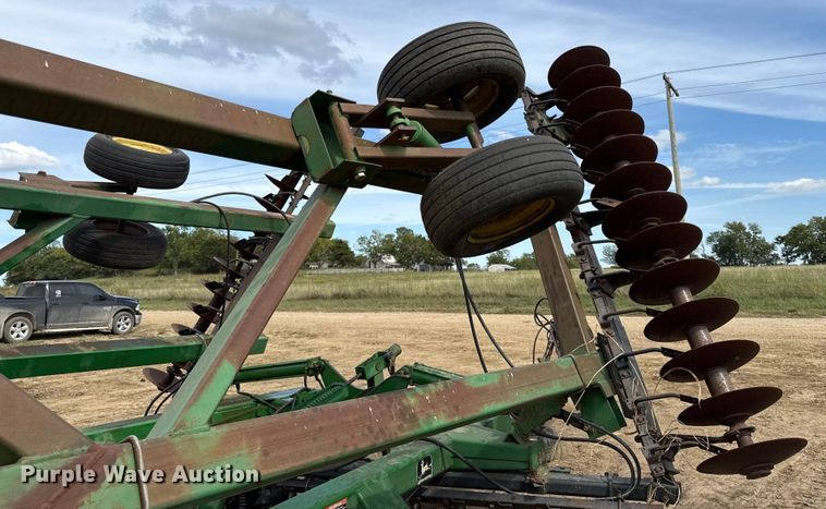 image for item DY8253 John Deere 630 tandem disk