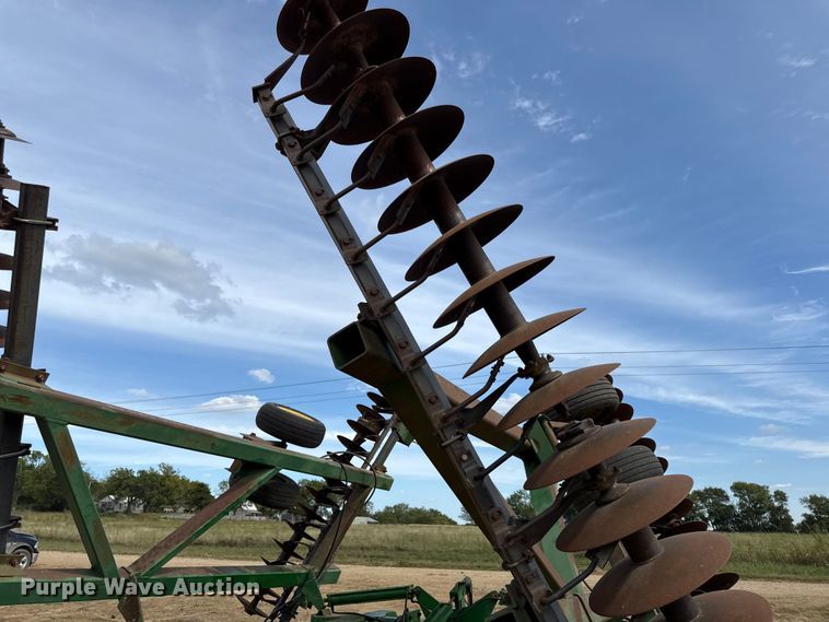 image for item DY8253 John Deere 630 tandem disk