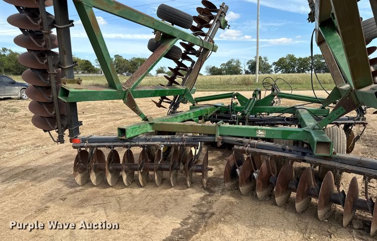 image for item DY8253 John Deere 630 tandem disk