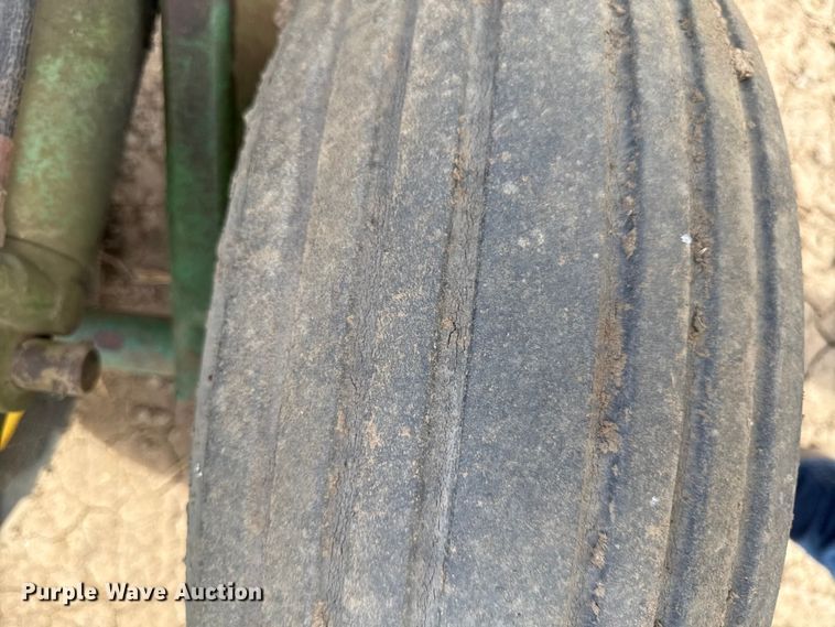 image for item DY8253 John Deere 630 tandem disk