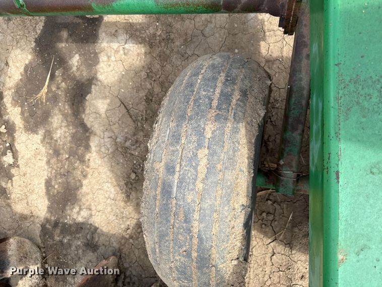 image for item DY8253 John Deere 630 tandem disk