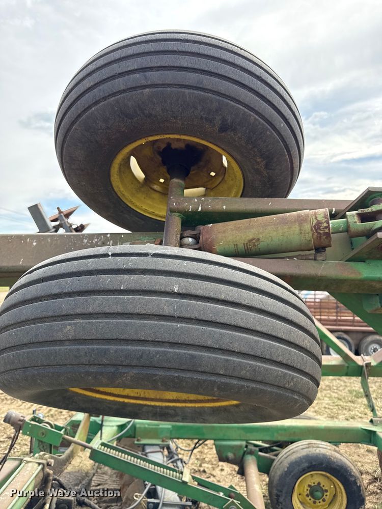 image for item DY8254 John Deere 630 double off-set disk