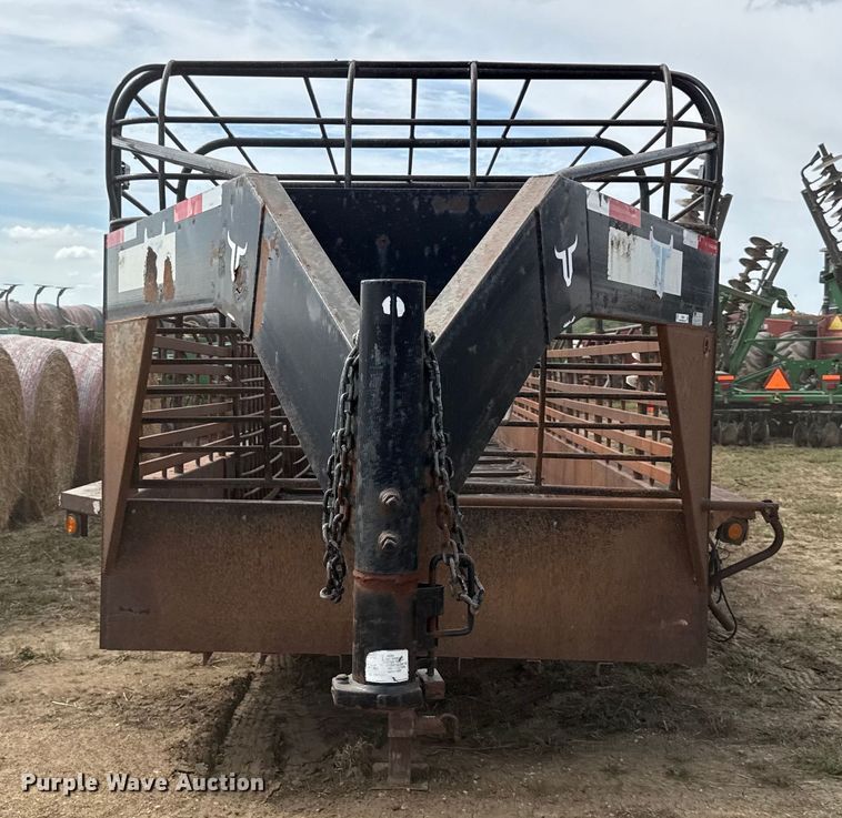 image for item DY8256 2011 Neckover livestock trailer