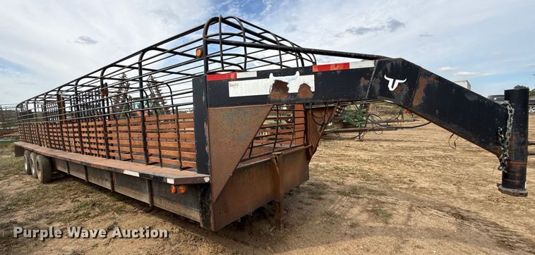 image for item DY8256 2011 Neckover livestock trailer
