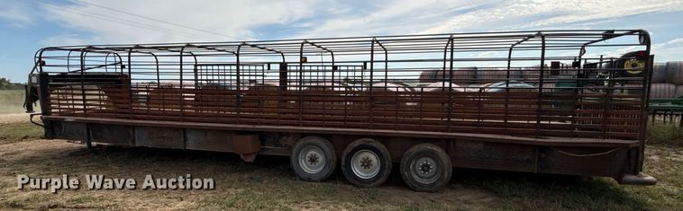 image for item DY8256 2011 Neckover livestock trailer