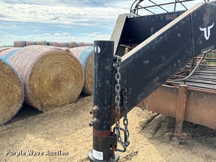 image for item DY8256 2011 Neckover livestock trailer