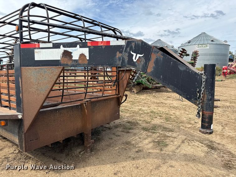 image for item DY8256 2011 Neckover livestock trailer