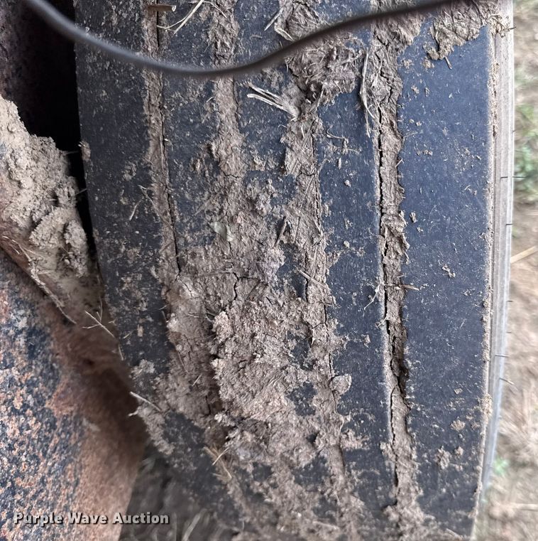 image for item DY8256 2011 Neckover livestock trailer