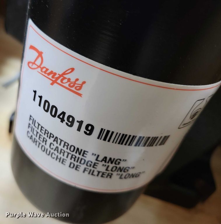 image for item DZ6582 (10) hydraulic drive pumps