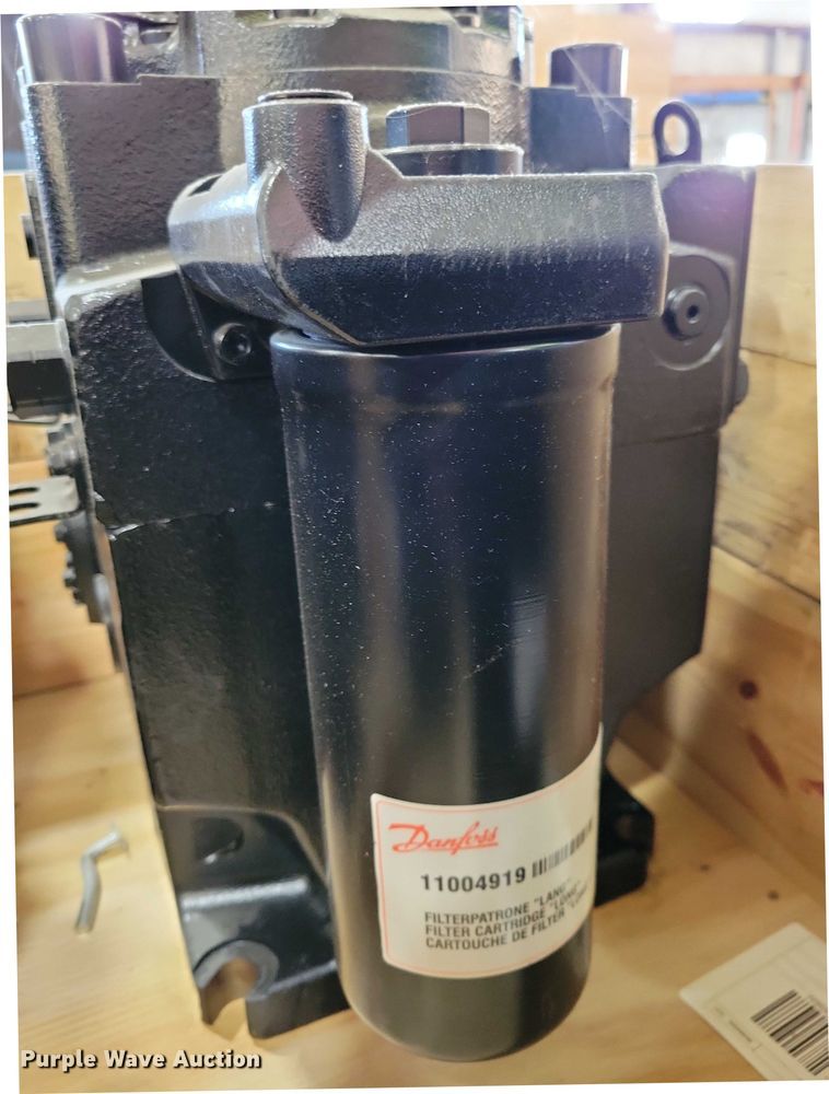 image for item DZ6582 (10) hydraulic drive pumps