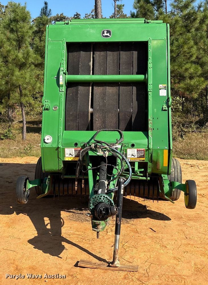 image for item EA7608 John Deere 467 round baler