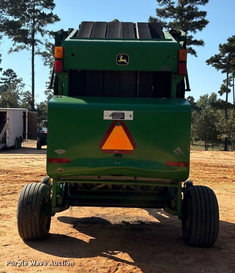 image for item EA7608 John Deere 467 round baler