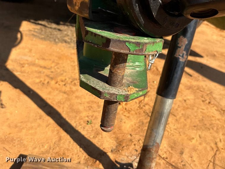 image for item EA7608 John Deere 467 round baler