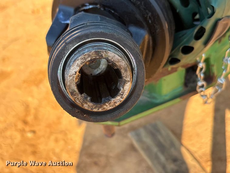 image for item EA7608 John Deere 467 round baler