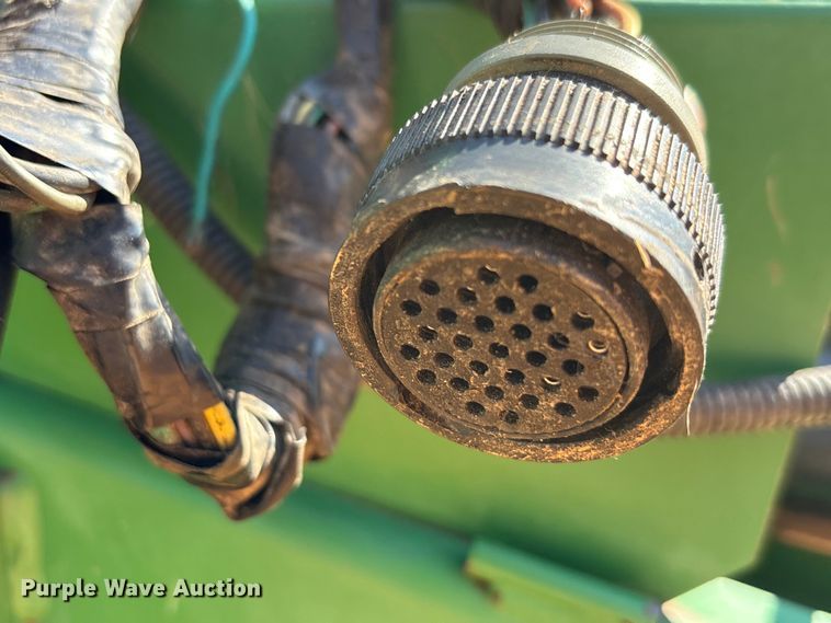 image for item EA7608 John Deere 467 round baler