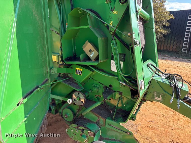 image for item EA7608 John Deere 467 round baler