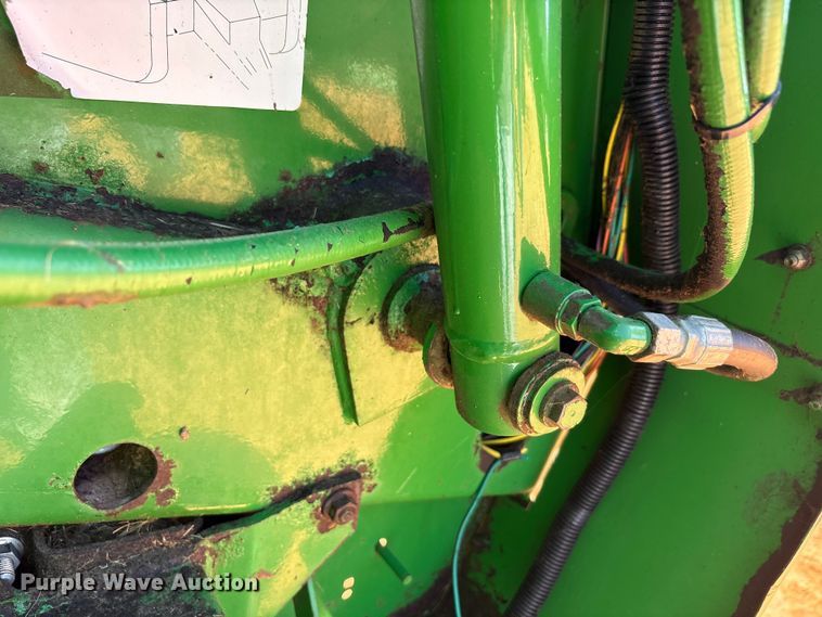 image for item EA7608 John Deere 467 round baler