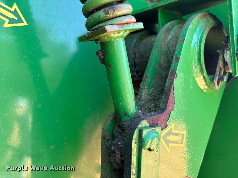 image for item EA7608 John Deere 467 round baler