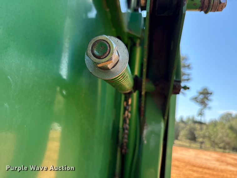 image for item EA7608 John Deere 467 round baler